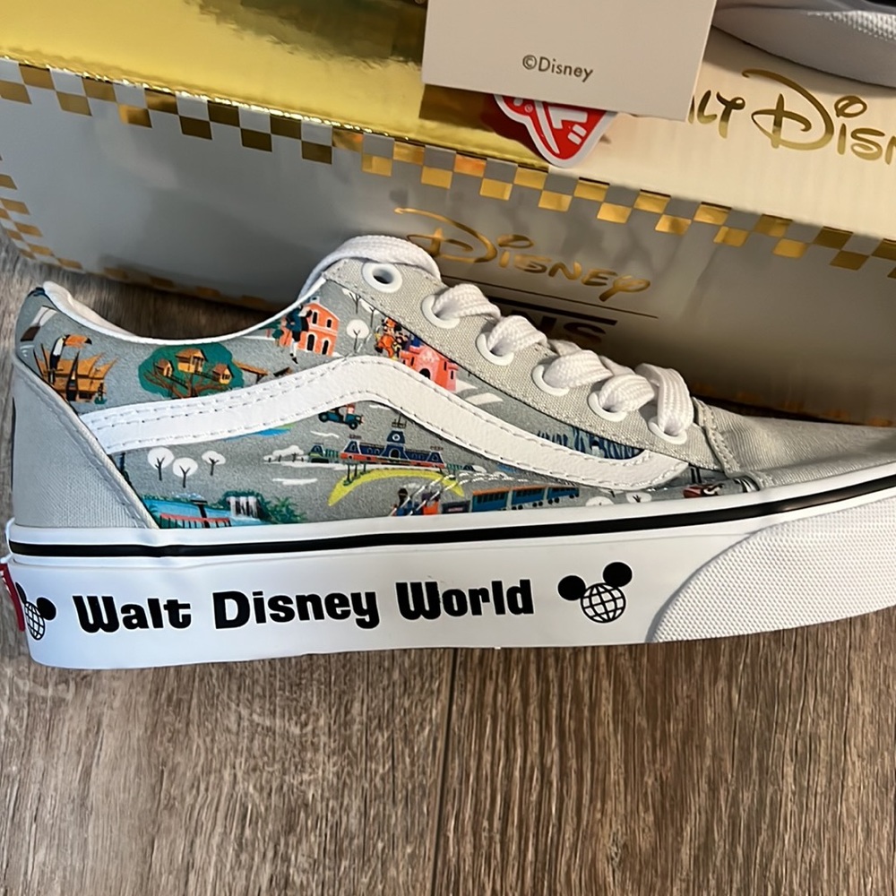 NWT Limited Editions Disney Old Skool Vans Size 5.5! - Picture 2 of 8